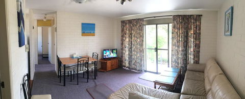 Aquarius Holiday Apartments - Melbourne 4u 3