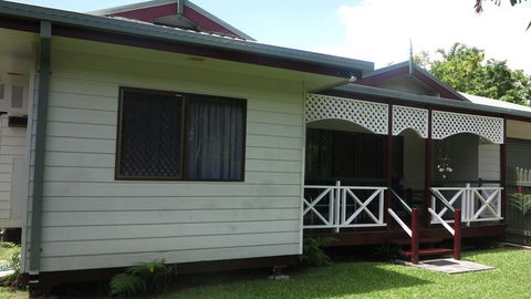Arcadia Gardens 1/44 McCabe CRescent - Accommodation Melbourne 0