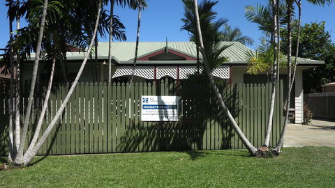 Arcadia Gardens 1/44 McCabe CRescent - Accommodation Melbourne 3