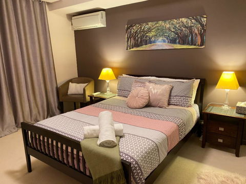 ARENA RESORT STYLE EXEC FREE NETFLIX WIFI WINE - Accommodation Melbourne 3
