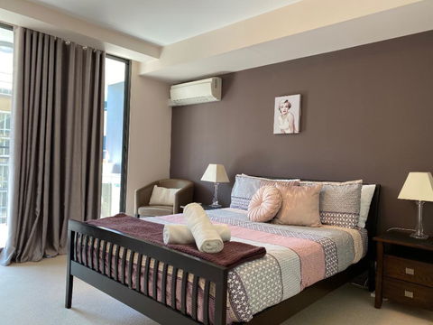 ARENA RESORT STYLE EXEC FREE NETFLIX WIFI WINE - Accommodation Melbourne 2