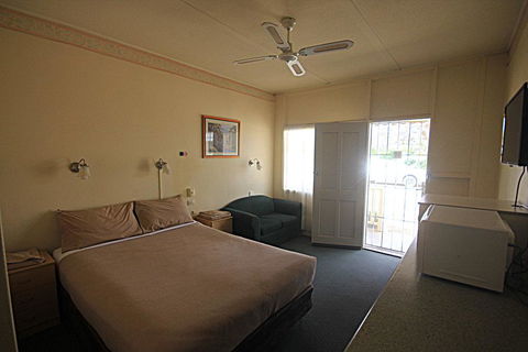 Aromet Motor Inn - Accommodation Melbourne 2