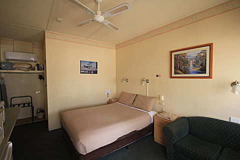 Aromet Motor Inn - Accommodation Melbourne 3