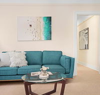Art Deco apartment steps from harbour and beach - Accommodation Melbourne
