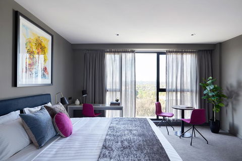 Art Series - The Chen - Accommodation Melbourne 3