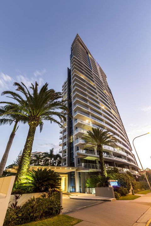 Artique Surfers Paradise - Official - Accommodation Melbourne 3