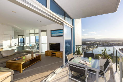Artique Surfers Paradise - Official - Accommodation Melbourne 2