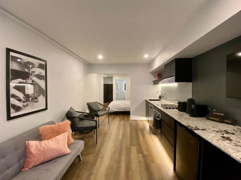 Luxury Inner-west Flat W/ Breakfast And Coffee Included! - Accommodation Melbourne 0