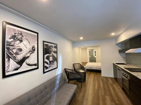 Luxury Inner-west Flat W/ Breakfast And Coffee Included! - Accommodation Melbourne 2
