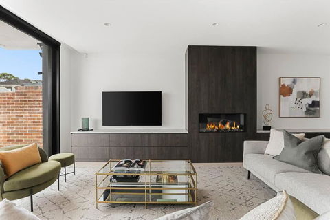 Luxury NEW 5BDRM Oasis With Heated Pool - Accommodation Melbourne 3
