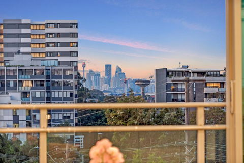 Luxury Retreat Sydney Airport Direct Train Line - Accommodation Melbourne 0