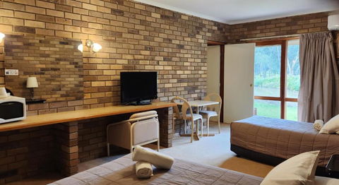 Magdala Motor Lodge & Lakeside Restaurant - Accommodation Melbourne 2