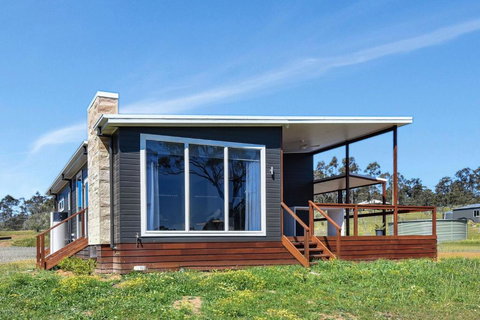 Magpie Two - Two For Joy Estate - Accommodation Melbourne 0