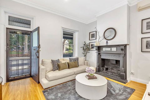 Main Street Terrace - An Elegant Urban Escape - Accommodation Melbourne 2