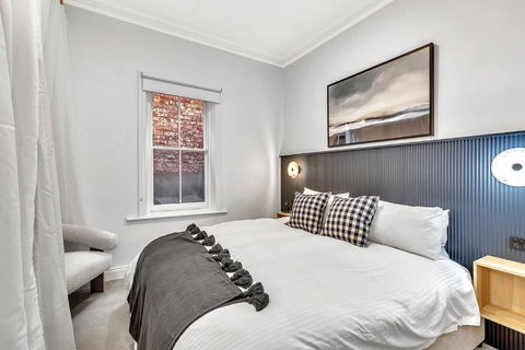 Main Street Terrace - An Elegant Urban Escape - Accommodation Melbourne 3