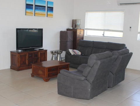 Manta Ray On The Beach - Accommodation Melbourne 2