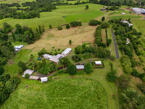 Mena Creek Flower House - Accommodation Melbourne 1