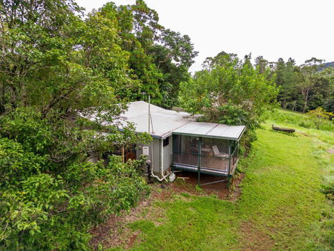 Mena Creek Flower House - Accommodation Melbourne 3