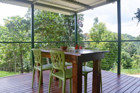 Mena Creek Flower House - Accommodation Melbourne 0
