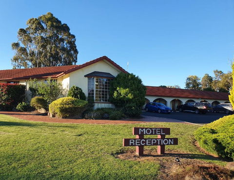 McNevins Warwick Motel - Accommodation Melbourne 0
