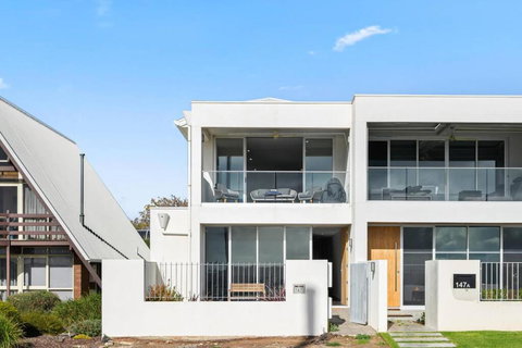Meander - Port Noarlunga South - C21 SouthCoast Holidays - Accommodation Melbourne 0