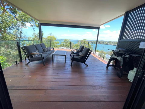 Mirrabooka Magic - Luxury By The Lake - Accommodation Melbourne 0