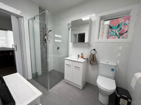 Modern 1 Bedroom Studio Free Parking Close To CBD - Accommodation Melbourne 1