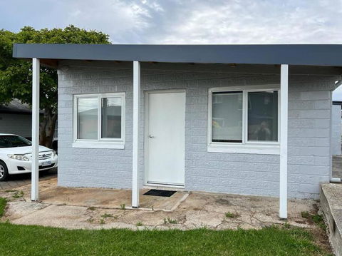 Modern 1 Bedroom Studio Free Parking Close To CBD - Accommodation Melbourne 3
