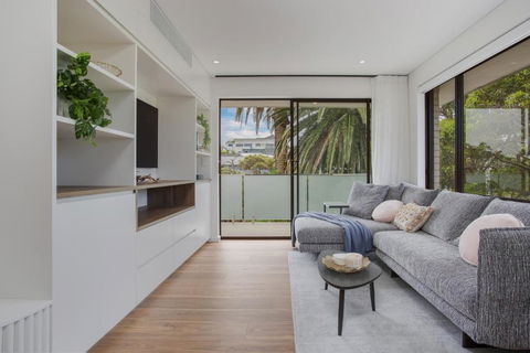 Modern, North-east Facing, 2-bed Apartment - Accommodation Melbourne 0