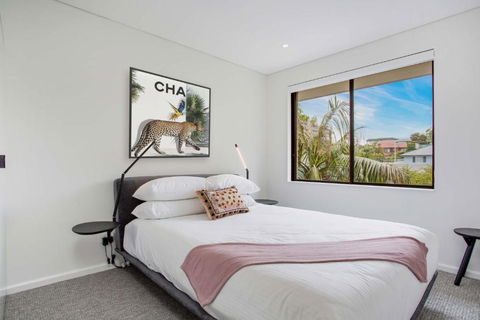 Modern, North-east Facing, 2-bed Apartment - Accommodation Melbourne 1