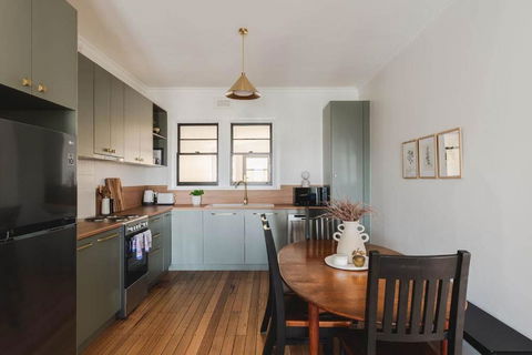 Modern 3-Bed Coastal Escape - Accommodation Melbourne 0