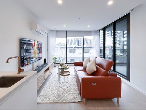 Modern Luxury 2B2B Sky Garden SmartTV - Accommodation Melbourne 0