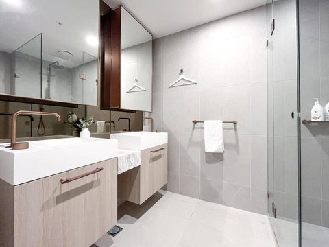 Modern Luxury 2B2B Sky Garden SmartTV - Accommodation Melbourne 1
