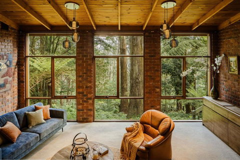 Modern Seednest Treehouse, Forest & Mountain View - Accommodation Melbourne 0