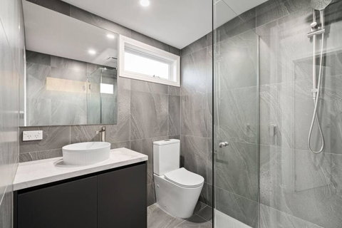 Modern Stylish Home - Walk To Beach - Accommodation Melbourne 2