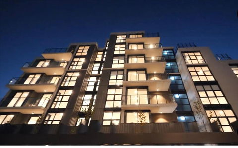 Modern Suite In The Central - Accommodation Melbourne 0
