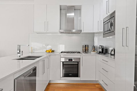 Modern Scarborough Townhouse - Accommodation Melbourne 2