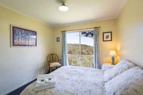 Moffat Falls Cottage Overlooking Waterfalls And Mountains - Accommodation Melbourne 3