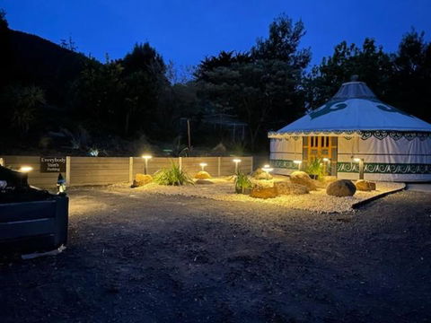 Mongolian Crafted Yurt With Private Spa And Spectacular Views - Accommodation Melbourne 1