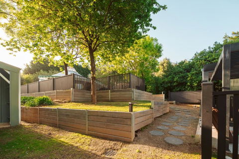 Mongolian Crafted Yurt With Private Spa And Spectacular Views - Accommodation Melbourne 3