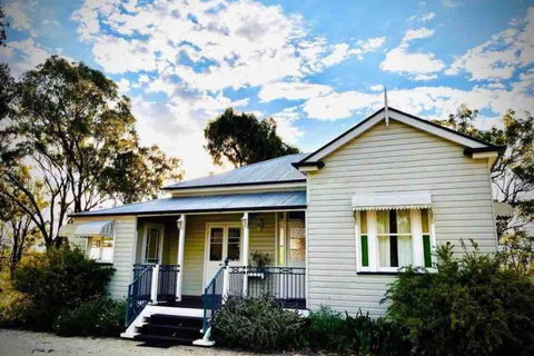 Montrose Farm Stay - Charming 2 Bedroom Cottage - Accommodation Melbourne 0