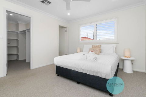 Modern Townhouse In The Heart Of Adamstown - Accommodation Melbourne 1
