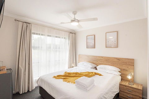 Morview Holiday Homes-Giraffe - Accommodation Melbourne 0