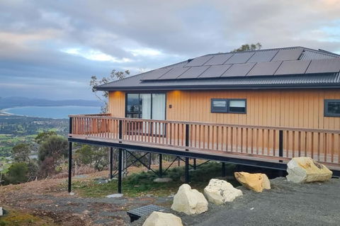 Mount Rumney Escapes Seaview House 1 - Possum House - Accommodation Melbourne 0