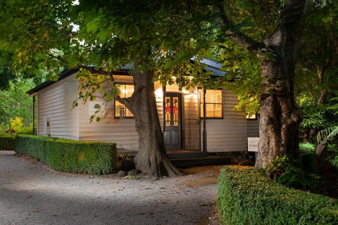 Moulton Park Estate - Cottages - Accommodation Melbourne 0