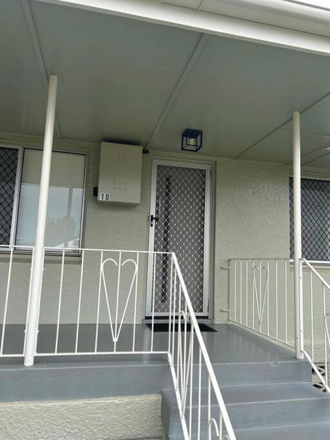 Mt Isa - Emerald Gem 3 Bedroom Home QUIET AREA - Melbourne 4u 1