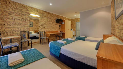 Mulga Country Motor Inn - Melbourne 4u 3
