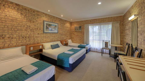 Mulga Country Motor Inn - Melbourne 4u 2