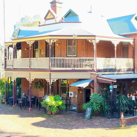 Mundaring Weir Hotel - Accommodation Melbourne 1