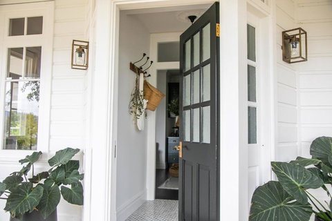 Narraweema Guesthouse - Historic Luxury BnB Retreat - Accommodation Melbourne 2